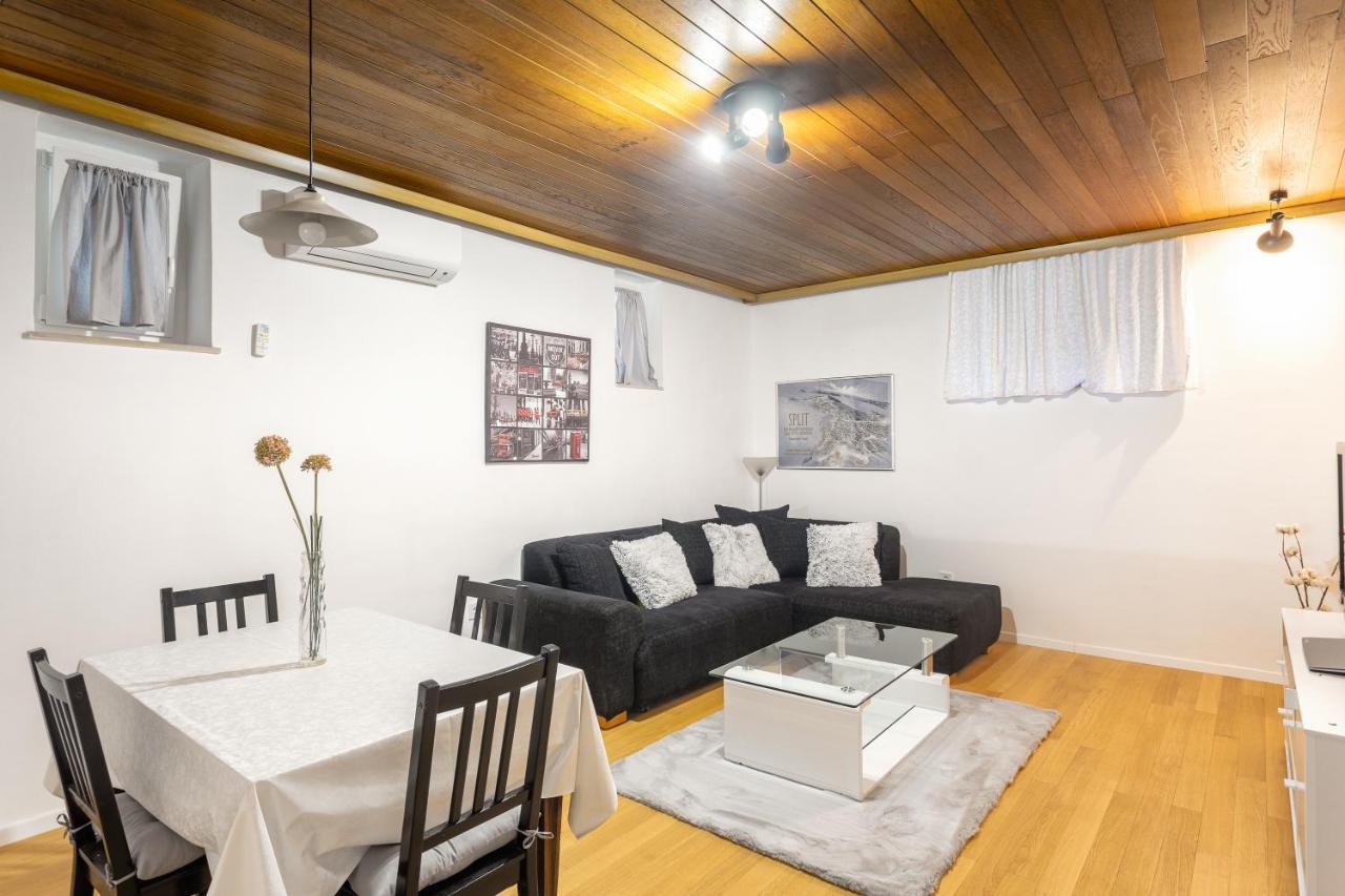 Viktor Apartment Split